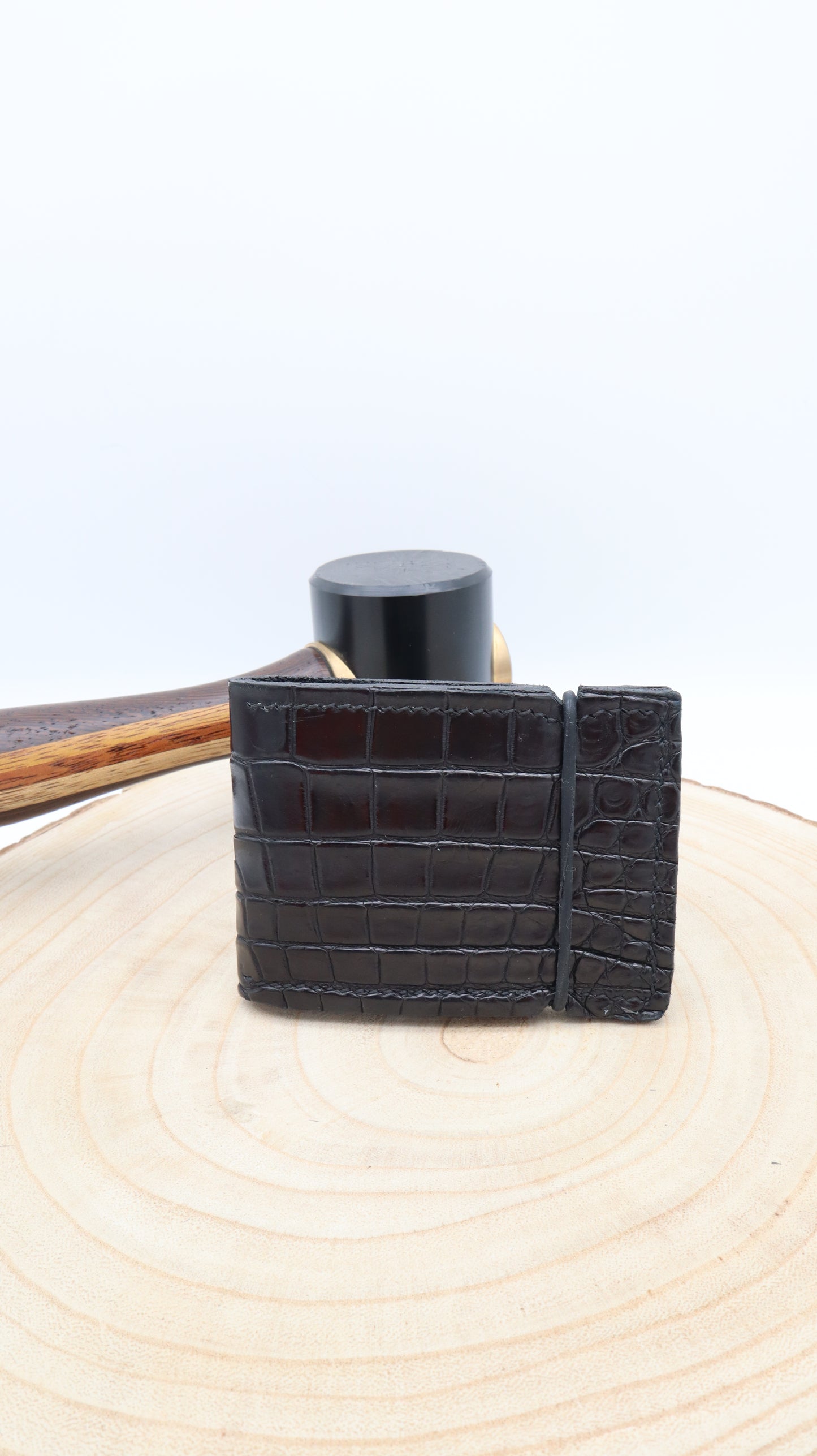 Crocodile Cash Cover: Black